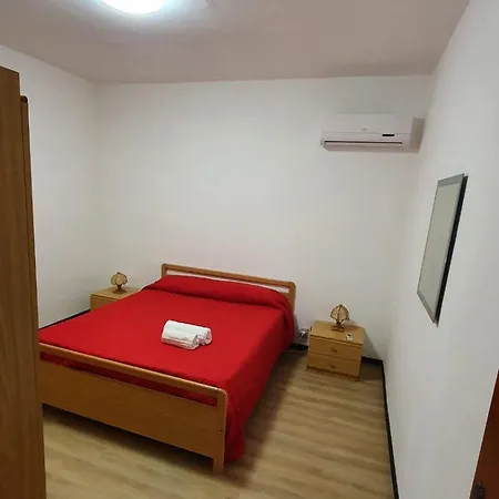 Chifeci - Rosso Appartement *